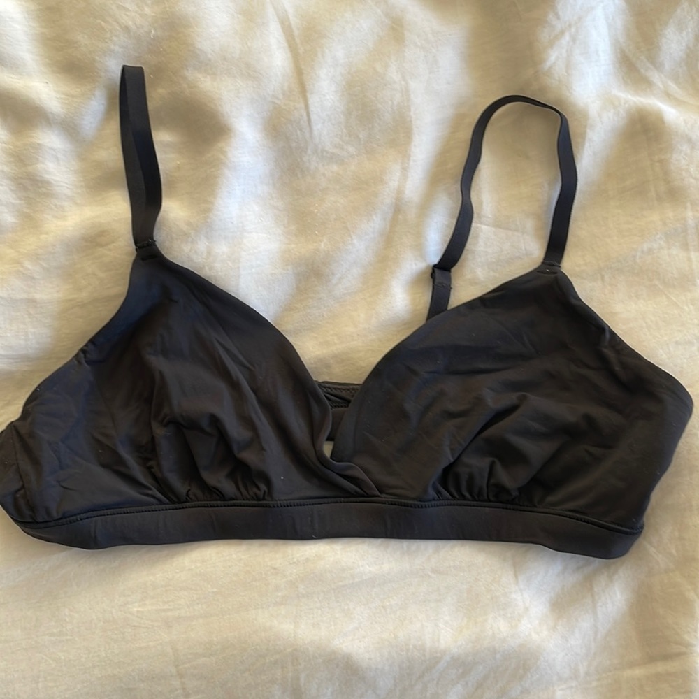 Skims - fits everybody triangle bra